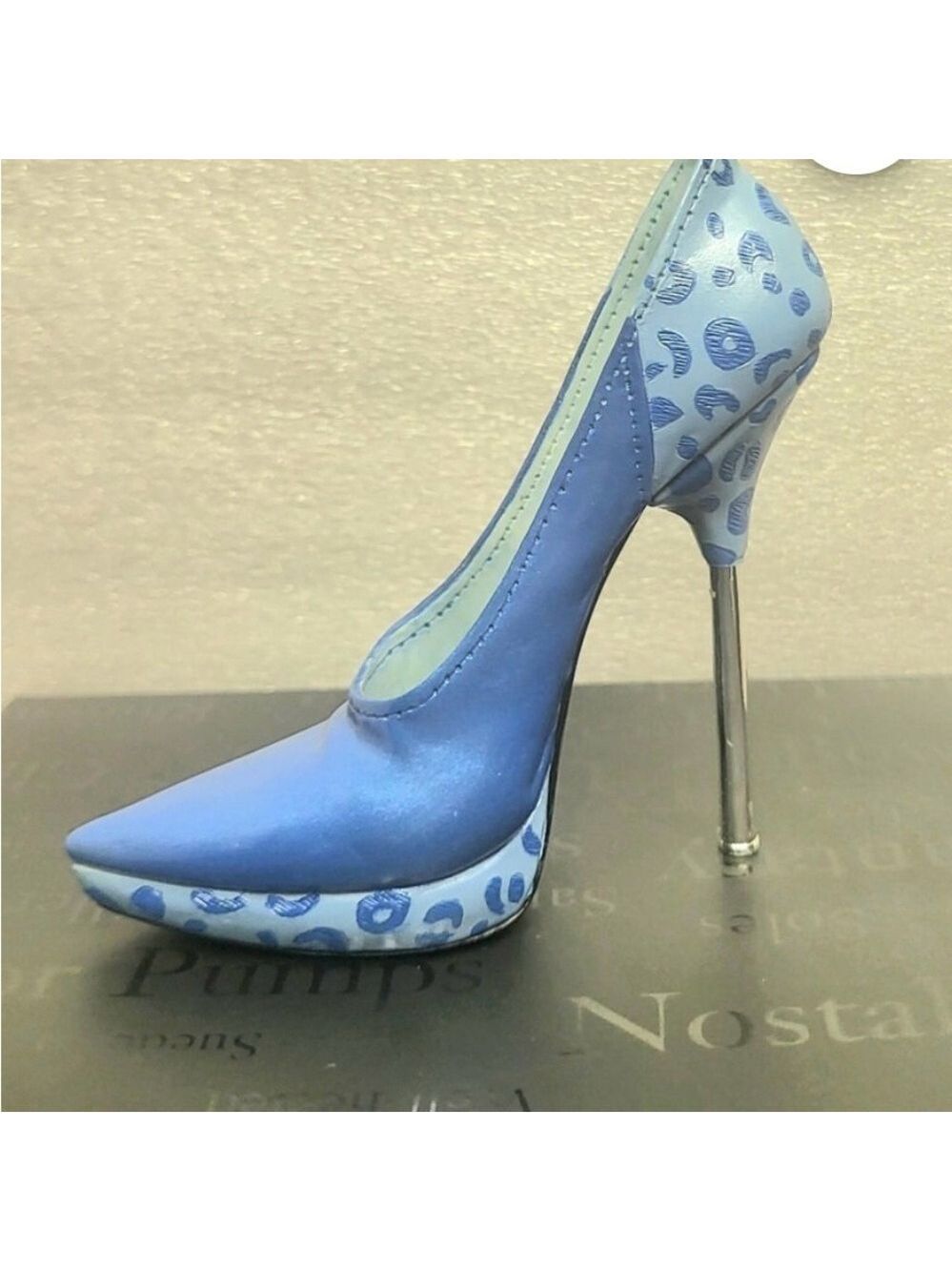 Raine Just the Right Shoe Figurine, Maneater, Electric Blue w/Silver Stiletto.